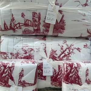 NWT Pottery Barn Santa Toile reversible comforter and shams